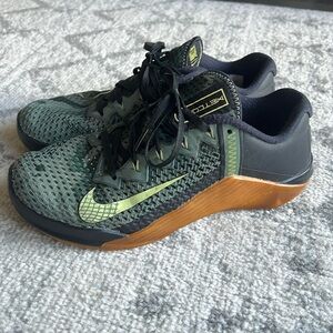 Mens nike metcon size 8